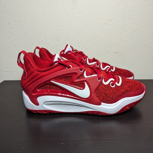 Athletic_Shoes